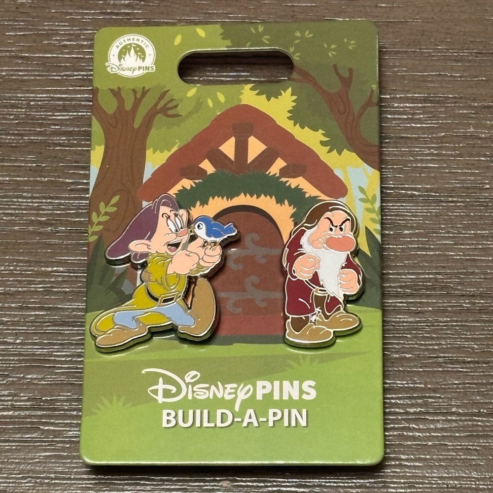 Disney Parks Snow White Build a Pin - Dopey & Grumpy 2 Pin Set 2026